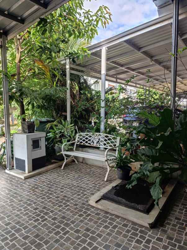 dijual rumah cluster savana metland menteng