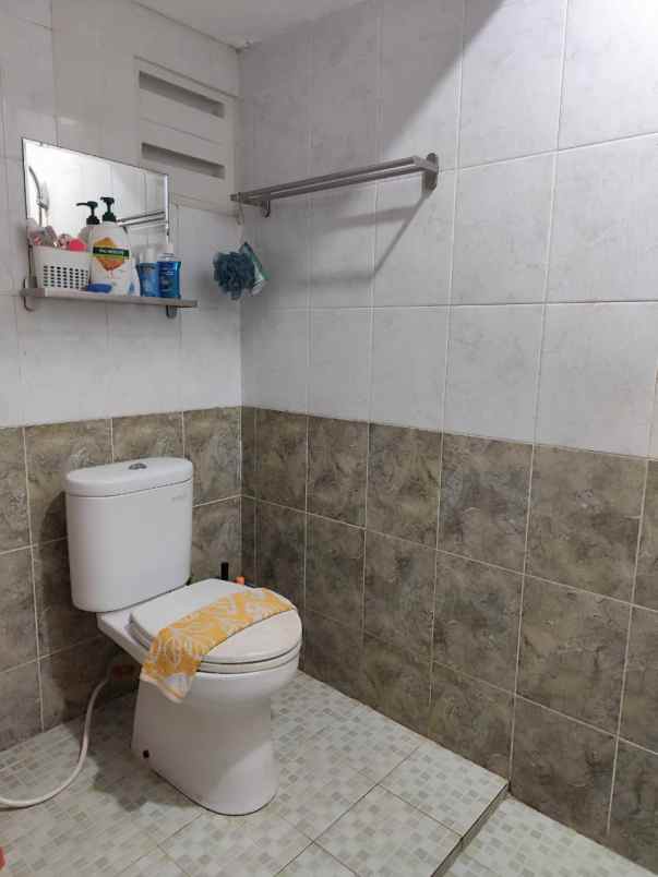 dijual rumah cluster savana metland menteng