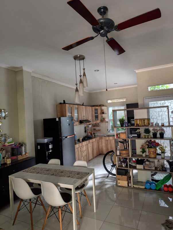 dijual rumah cluster savana metland menteng