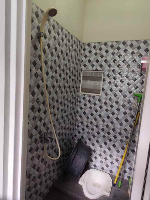 dijual rumah cluster savana metland menteng