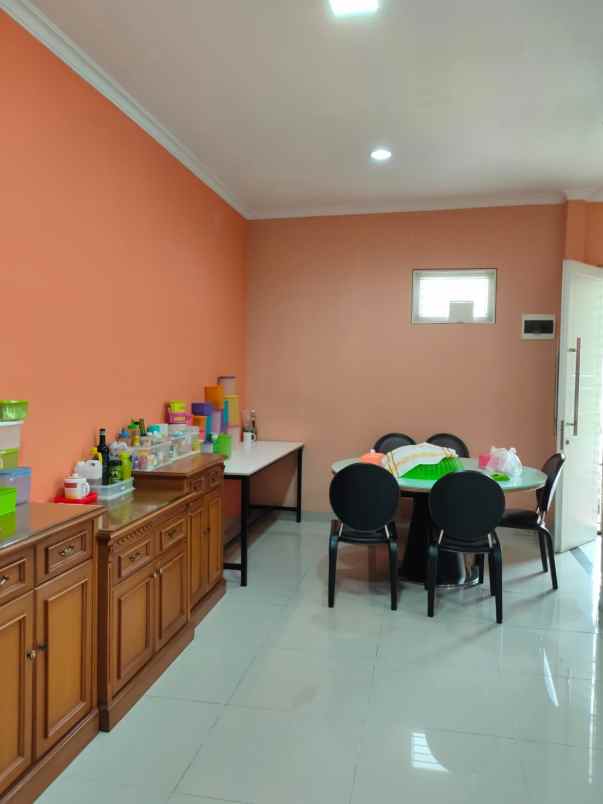 dijual rumah cluster thames jgc jakarta