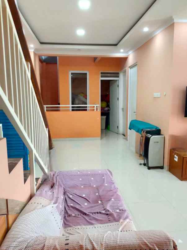 dijual rumah cluster thames jgc jakarta