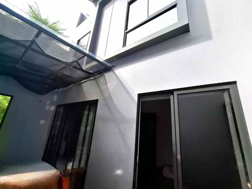 dijual rumah cluster wisteria