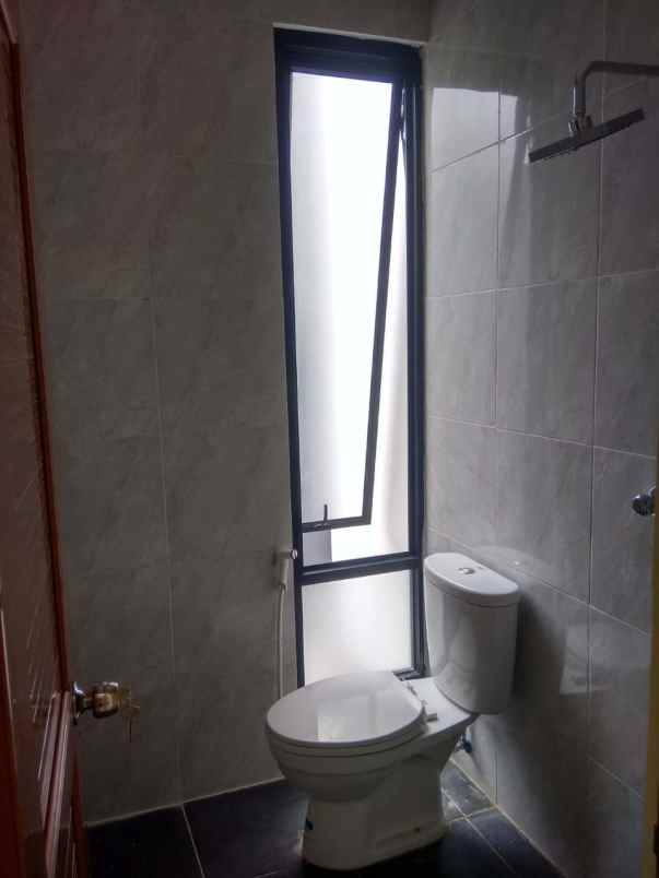 dijual rumah condet siap huni