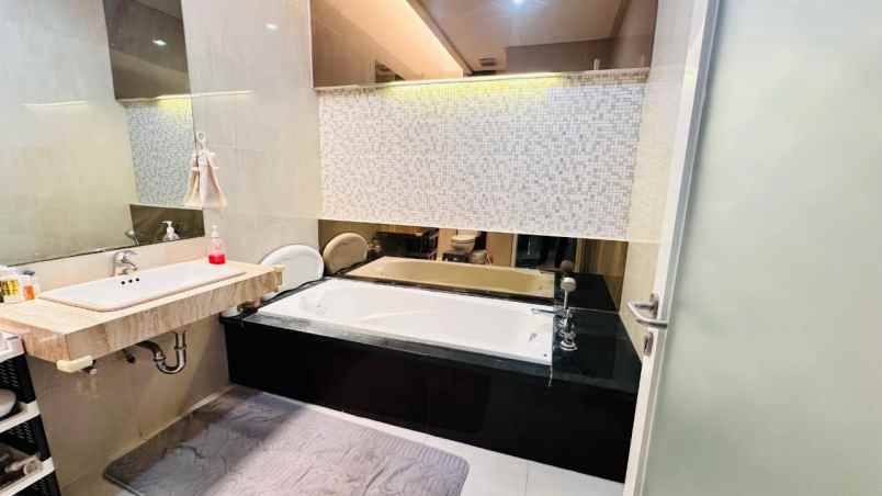 dijual rumah crystal golf citraland