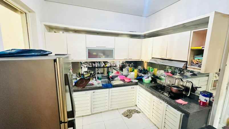 dijual rumah crystal golf citraland