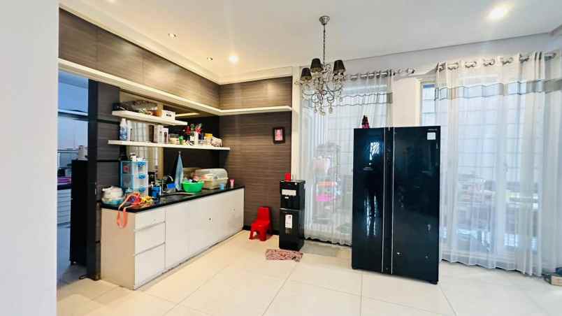 dijual rumah crystal golf citraland