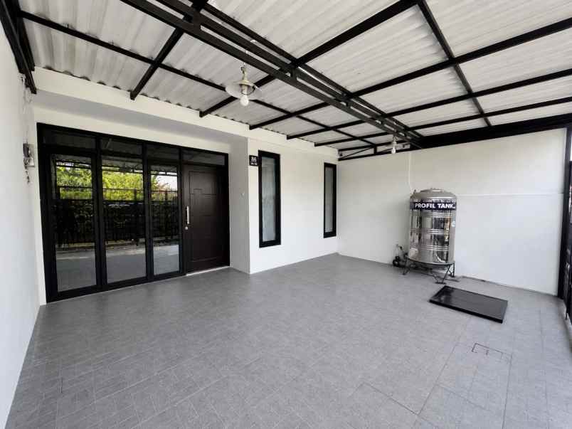 dijual rumah darmo indah selatan kec