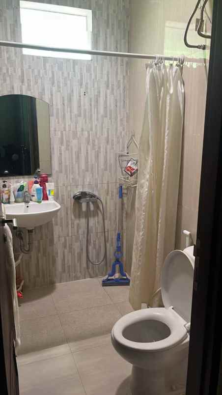 dijual rumah decasa residence