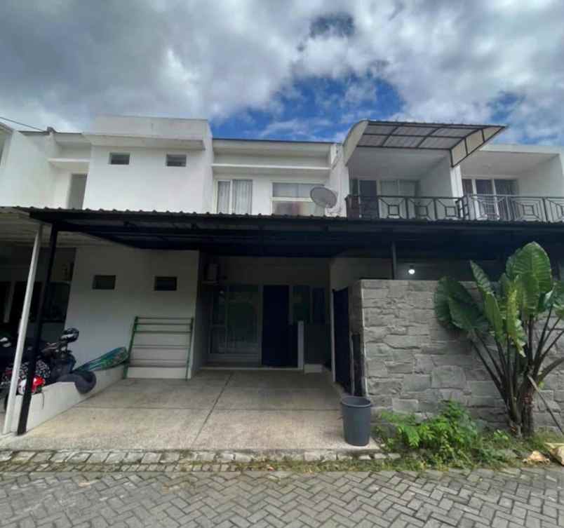 dijual rumah decasa residence