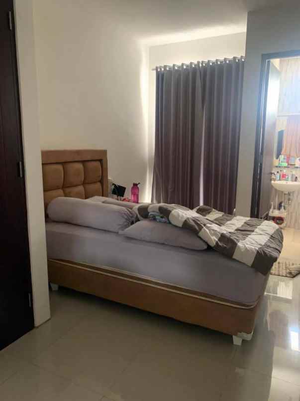 dijual rumah decasa residence