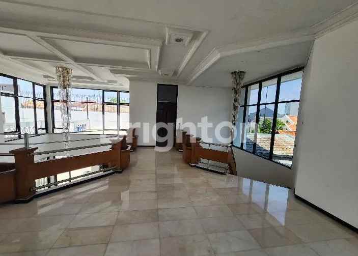 dijual rumah dharmahusada