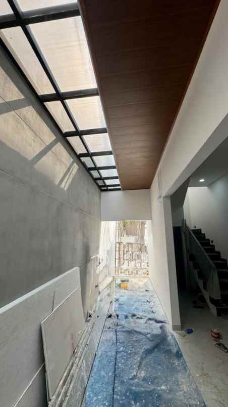 dijual rumah dharmahusada