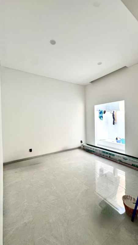 dijual rumah dharmahusada