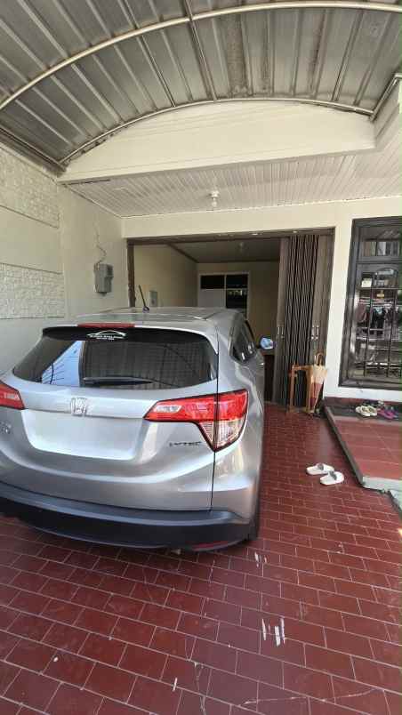dijual rumah dharmahusada indah