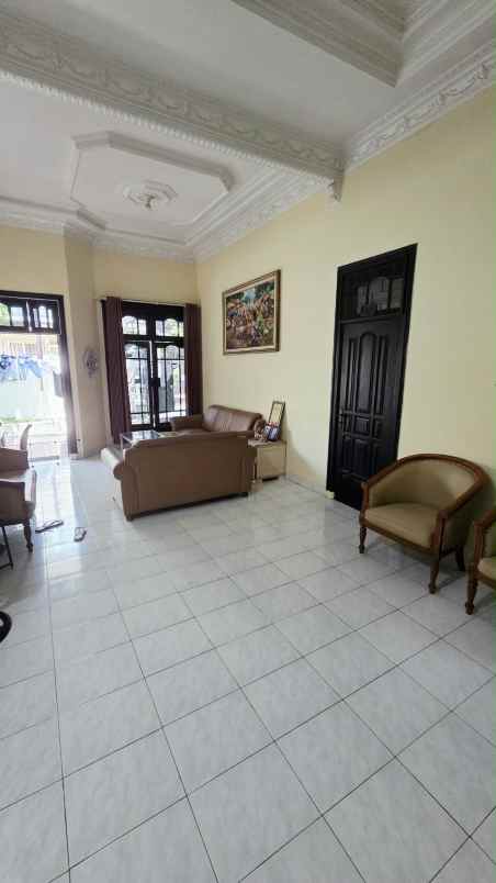 dijual rumah dharmahusada indah