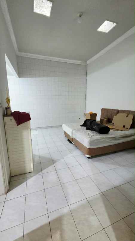dijual rumah dharmahusada indah