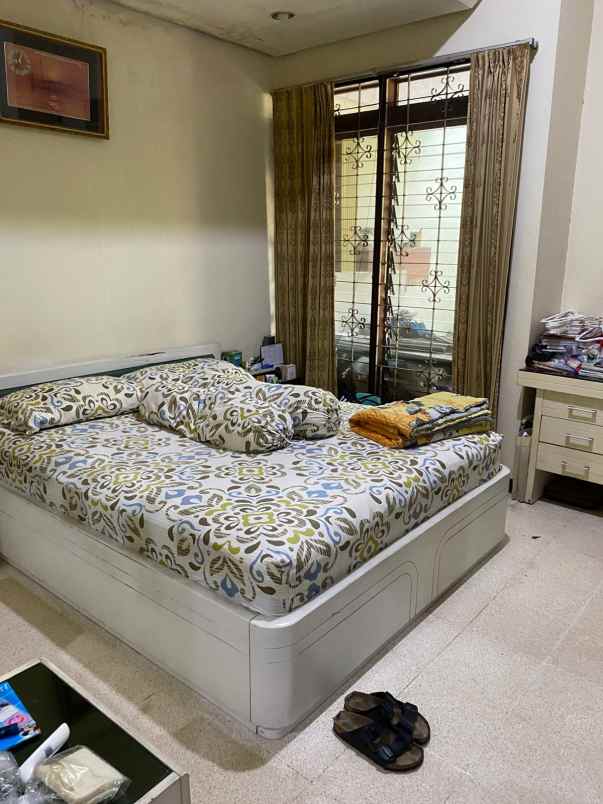 dijual rumah dharmahusada indah