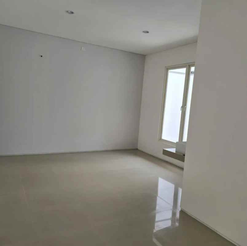 dijual rumah di perumahan northwest park