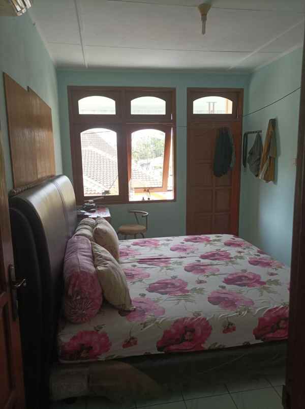 dijual rumah di sumber solo