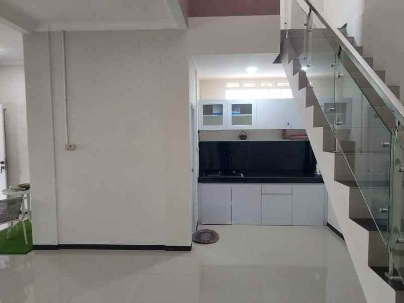 dijual rumah di tutwuri2 citereup