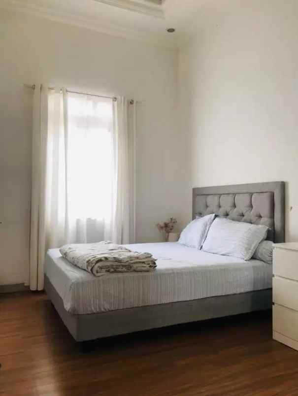 dijual rumah dukuh zamrud