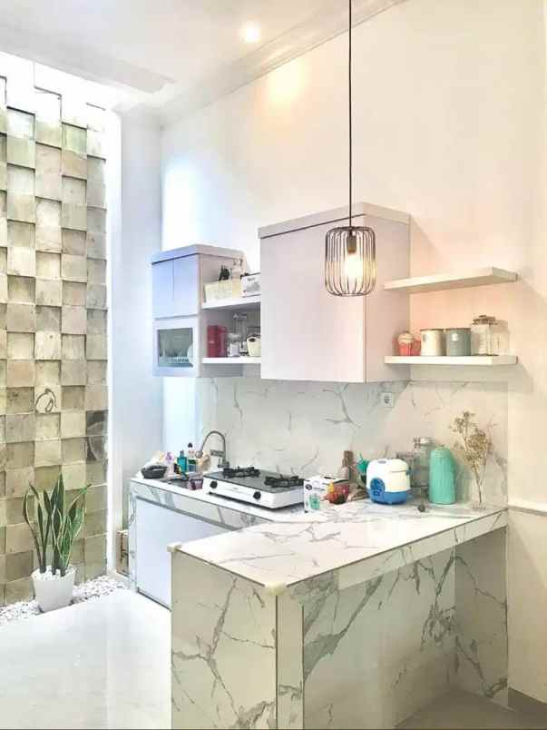 dijual rumah dukuh zamrud