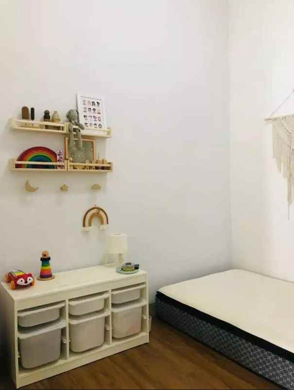 dijual rumah dukuh zamrud