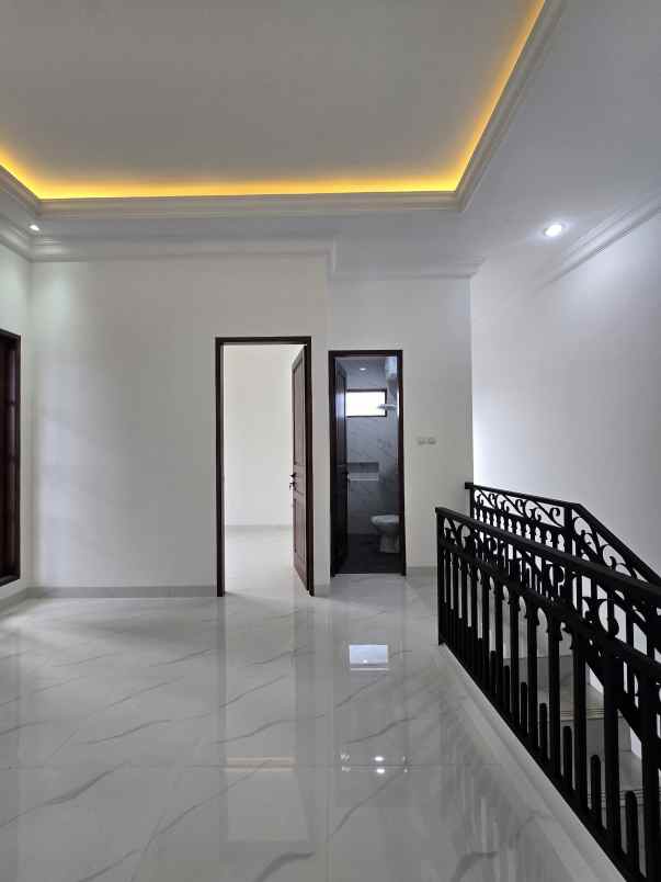 dijual rumah duren sawit