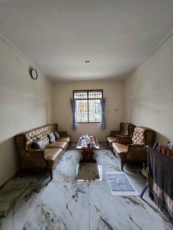 dijual rumah duren sawit