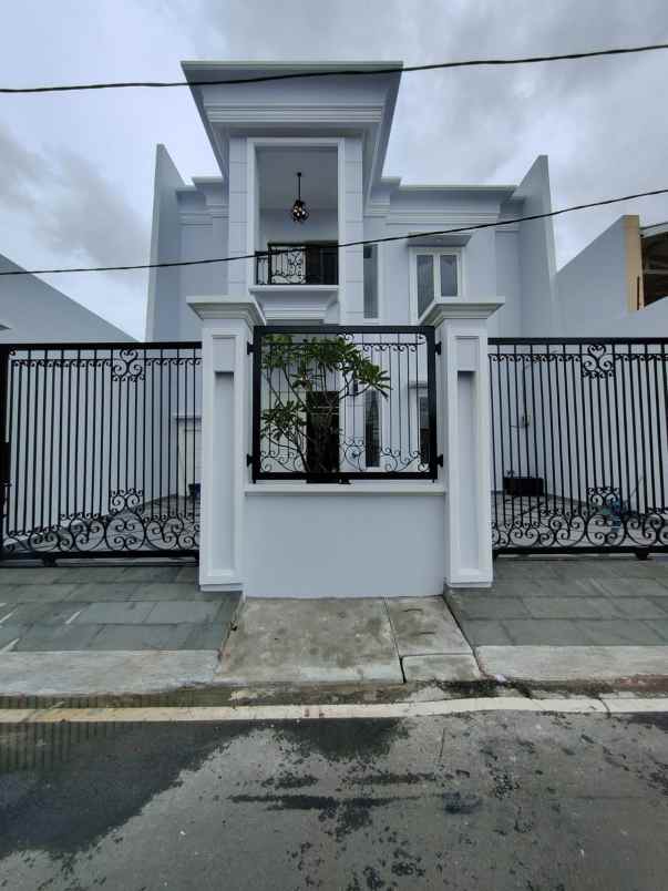 dijual rumah duren sawit