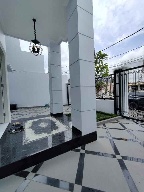 dijual rumah duren sawit