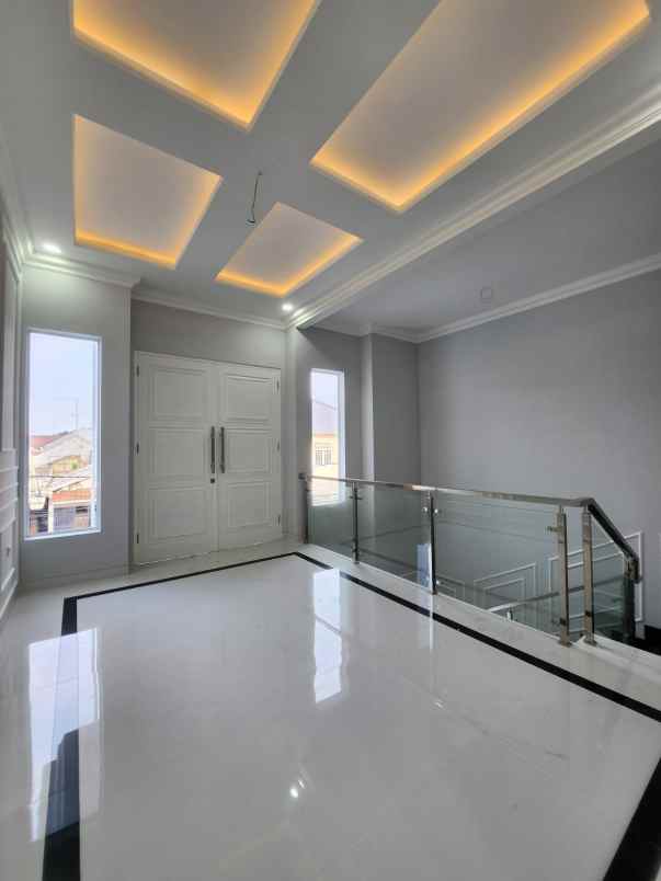 dijual rumah duren sawit