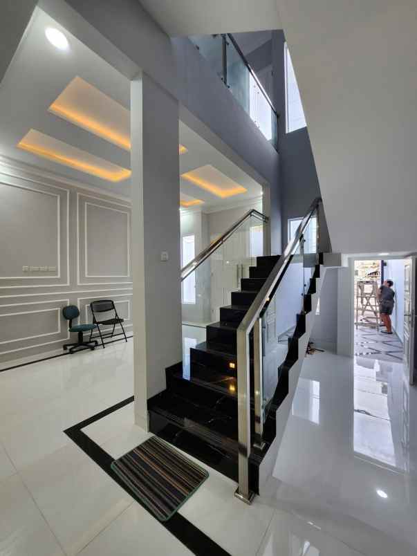 dijual rumah duren sawit