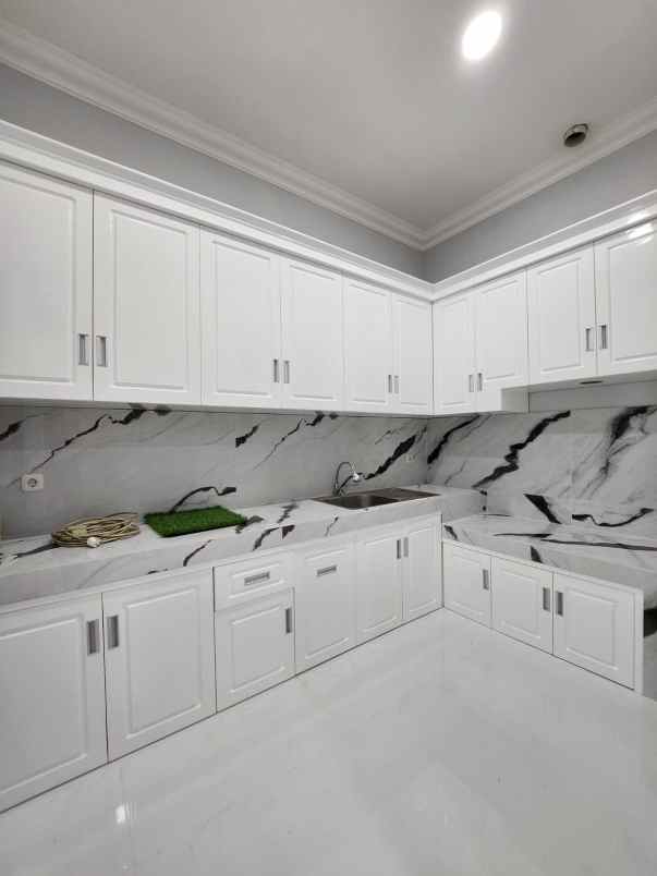 dijual rumah duren sawit