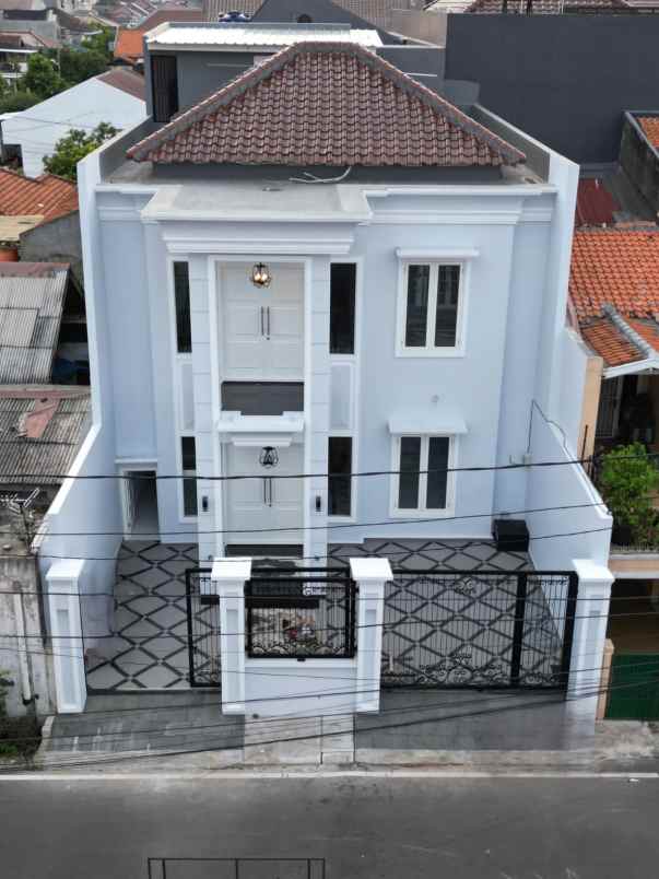 dijual rumah duren sawit