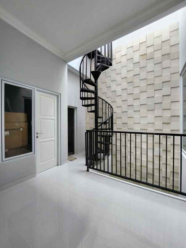 dijual rumah duren sawit