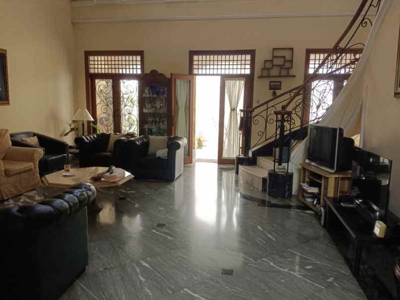 dijual rumah duren tiga