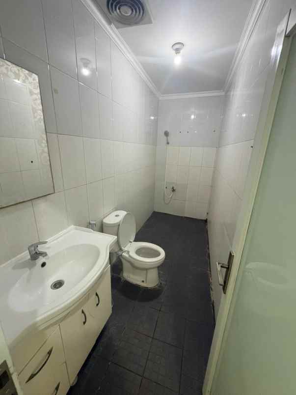 dijual rumah gading griya lestari