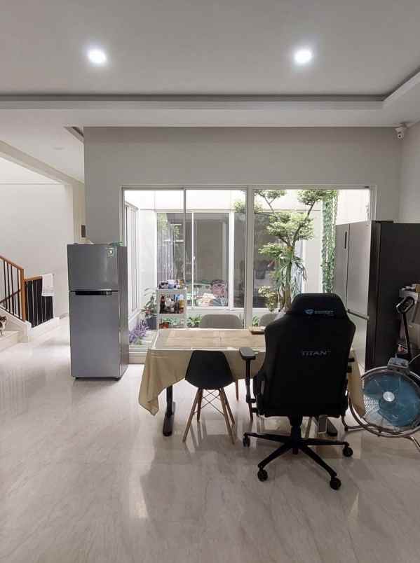 dijual rumah gading serpong cluster