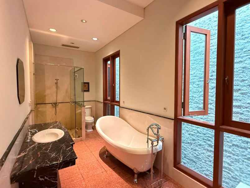 dijual rumah gondangdia menteng jakarta