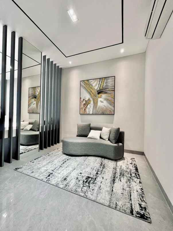 dijual rumah graha family surabaya