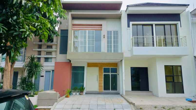 dijual rumah grand island pakuwon city