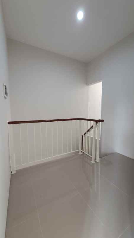 dijual rumah grand island pakuwon city