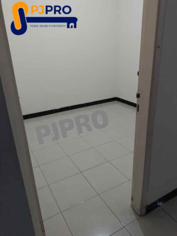 dijual rumah harapan indah