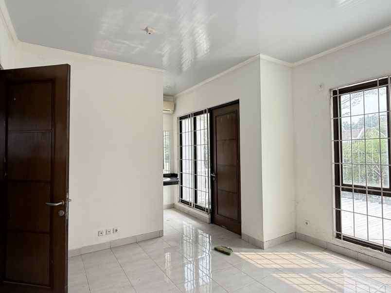 dijual rumah harapan indah