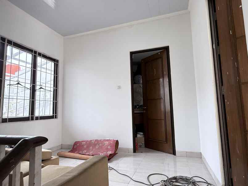 dijual rumah harapan indah