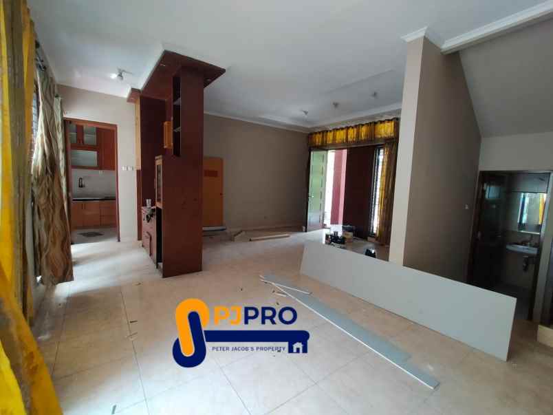 dijual rumah harapan indah cluster