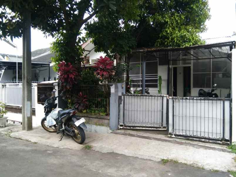 dijual rumah hitung tanah di pusat kota cimahi