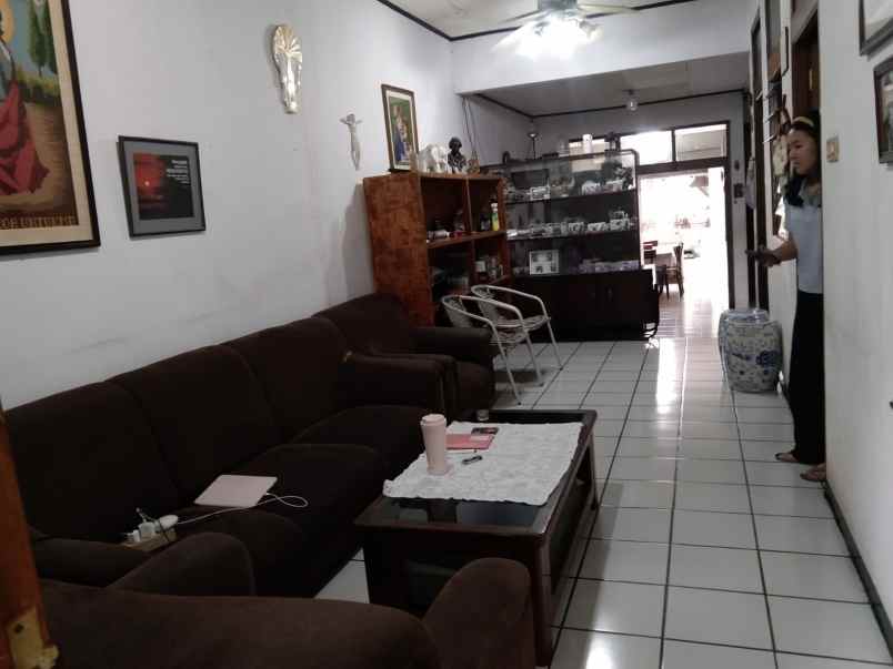 dijual rumah hitung tanah di pusat kota cimahi